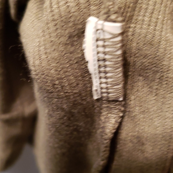 FOREVER 21 SOFT/SEXY OLIVE CROP V-NECK TANK SZ S - Picture 8 of 8